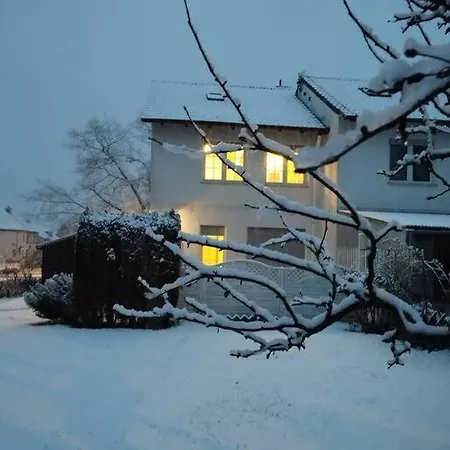 Βίλα Minigolf Platz & Reihenhaus Dreieich